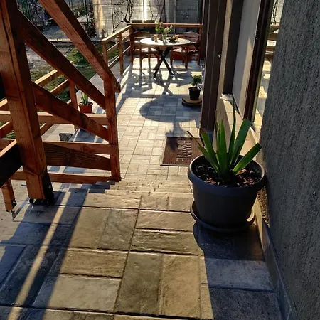 Casa Vlad * Douazeci si Trei August