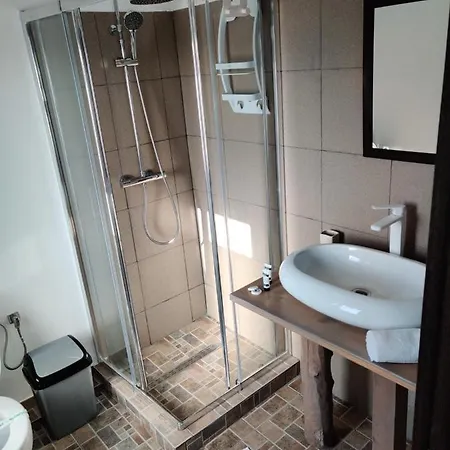 Casa Vlad Douazeci si Trei August