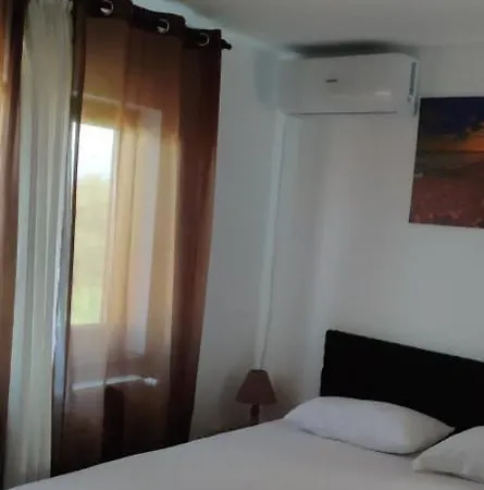 Casa Vlad Douazeci si Trei August